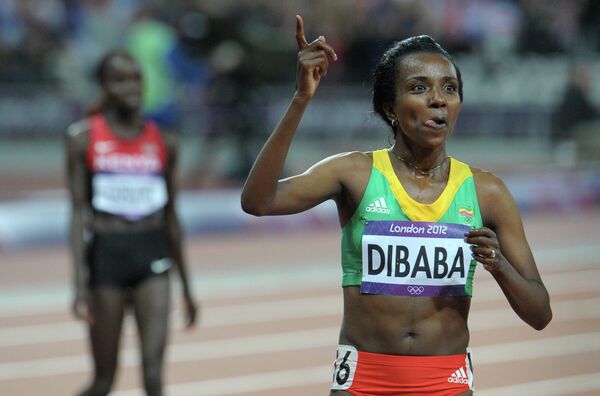 Ethiopia's Tirunesh Dibaba put in a devastating last lap to retain her Olympic 10,000 meters title in London on Friday. - Sputnik International