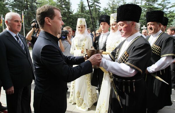 Russian Prime Minister Dmitry Medvedev in in South Ossetia where he was on a visit to mark the 4th anniversary of the 2008 attack by Georgian forces - Sputnik International