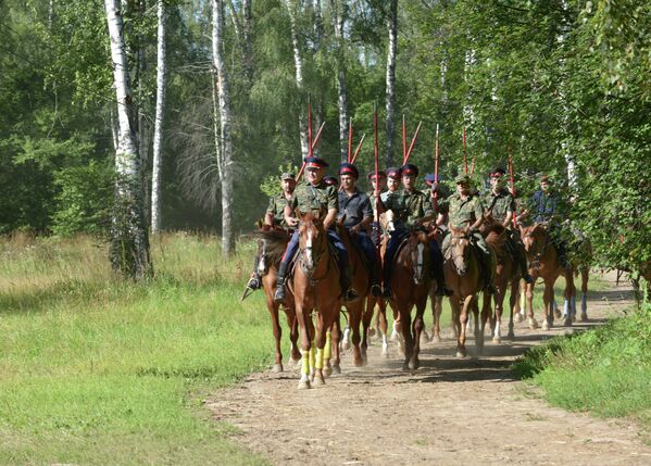 Preparation for the Moscow-Paris Cossacks Horse Expedition - Sputnik International