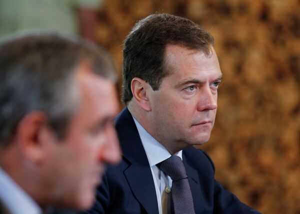 Medvedev Vows to Clear United Russia Party of Spoilers   - Sputnik International