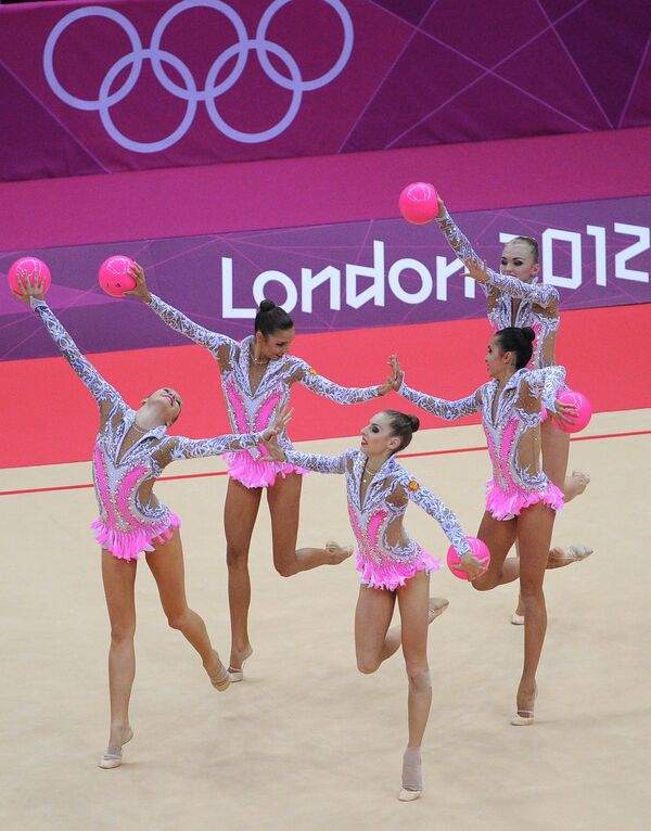 Rhythmic Gymnastics - Russia Wins Group All-Around    - Sputnik International