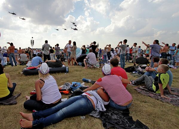 Airshow Marks Centenary of Russian Air Force - Sputnik International