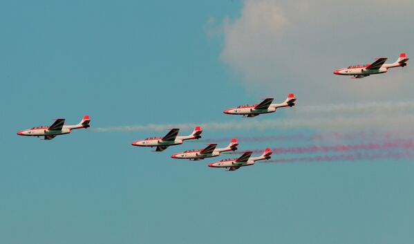 Airshow Marks Centenary of Russian Air Force - Sputnik International
