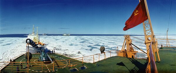 The Arktika Icebreaker that Reached the North Pole - Sputnik International