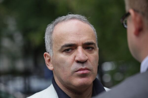Garry Kasparov arrives for the court hearing on August 24, 2012 - Sputnik International