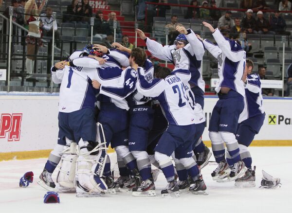 Hockey: Sudbury Wolves Win World Junior Club Cup          - Sputnik International