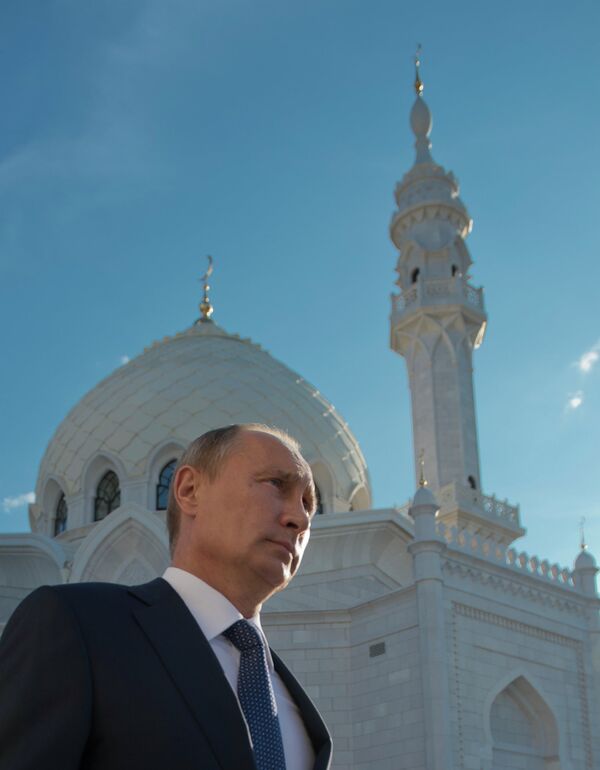 Russian President Vladimir Putin sent his greetings to Muslims on the Eid al-Adha holiday - Sputnik International