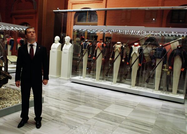 Medvedev Opens Triumphal Arch and 1812 Patriotic War Museum - Sputnik International