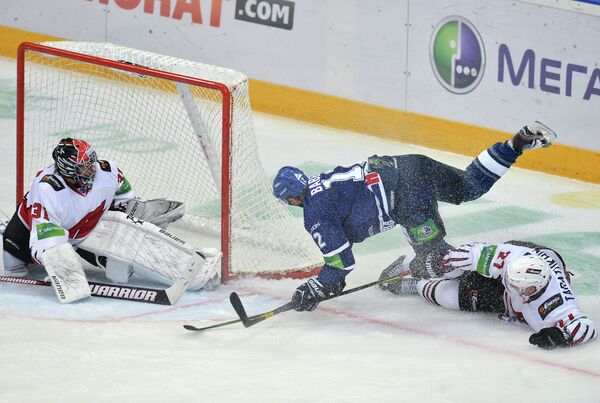 KHL Gets Under Way With Dynamo Victory          - Sputnik International