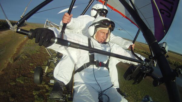 Vladimir Putin Takes Part in Flight of Hope Project - Sputnik International