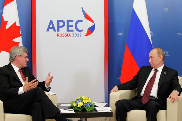 Canadian Prime Minister Stephen Harper and Russian President Vladimir Putin - Sputnik International