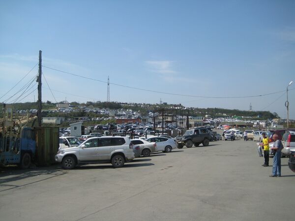 A view of the Zelyony Ugol (“Green Corner”), Vladivostok’s famous, but dwindling car market - Sputnik International