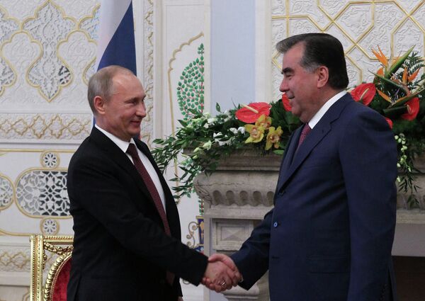Vladimir Putin and Emomali Rahmon in Dushanbe - Sputnik International