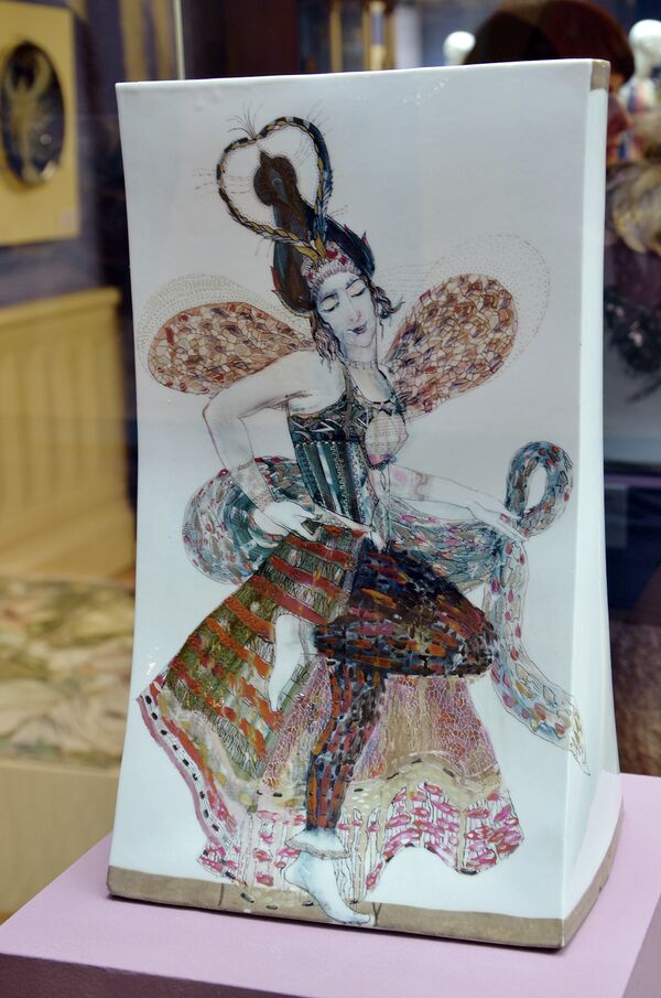 Porcelain Dresses on Display at Moscow’s Tsaritsyno  - Sputnik International