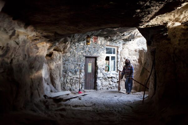 Crimea’s Shuldan Cave Monastery  - Sputnik International