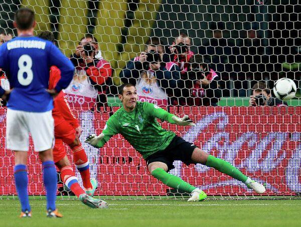 Russia Beat Azerbaijan 1-0 to Maintain Winning Run  - Sputnik International