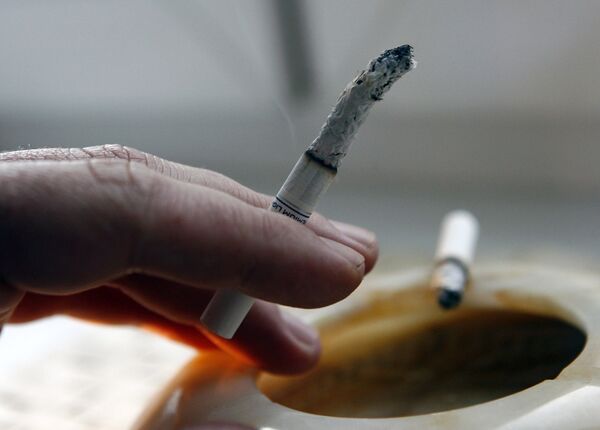 About 39 million of 143 million Russians smoked as of 2012 - Sputnik International
