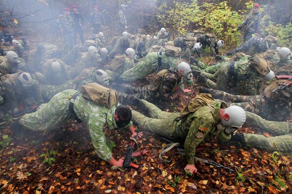 Belarusian Soldiers Take Crimson Beret Qualification Exam - Sputnik International