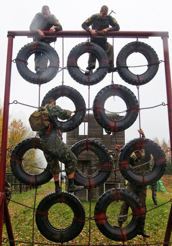 Belarusian Soldiers Take Crimson Beret Qualification Exam - Sputnik International