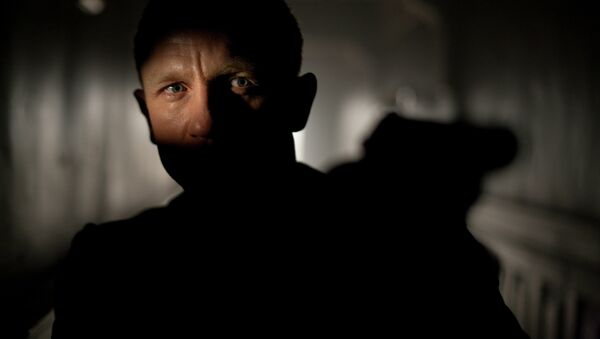 Daniel Craig in action during the shoot of Bond film 007 Skyfall' - Sputnik International