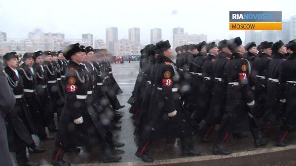 Soldiers, Cadets Train for Parade Reenactment in Bad Weather - Sputnik International
