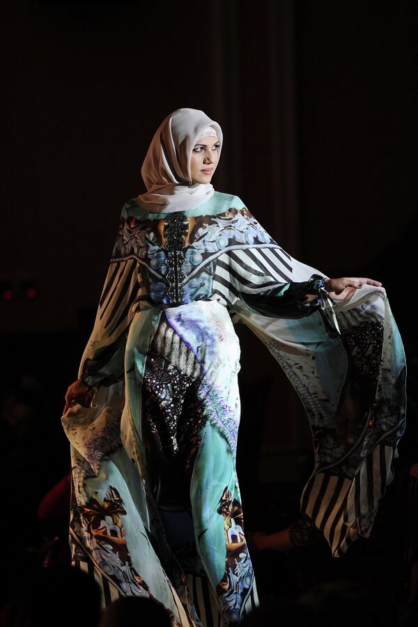 Grozny Fashion: Traditional Style and Vivid Garments - Sputnik International