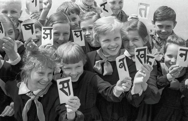 The 50-Year-Long Evolution of Russian Schools  - Sputnik International