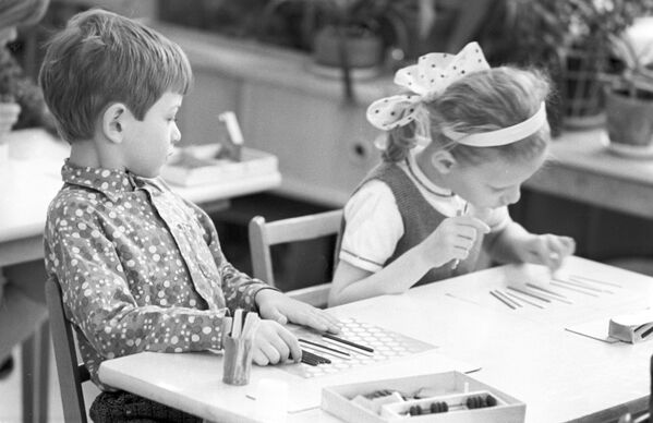 The 50-Year-Long Evolution of Russian Schools  - Sputnik International