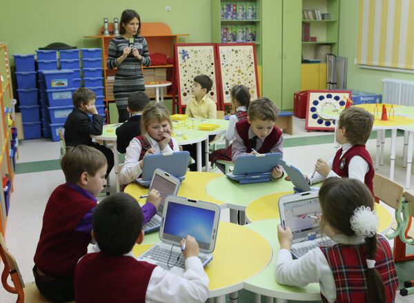 The 50-Year-Long Evolution of Russian Schools  - Sputnik International