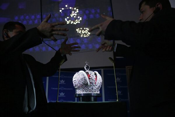 Jewelers Duplicate Russian Imperial Crown - Sputnik International