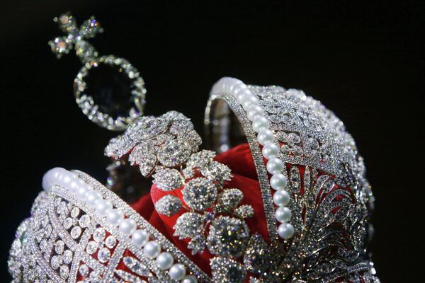 Jewelers Duplicate Russian Imperial Crown - Sputnik International