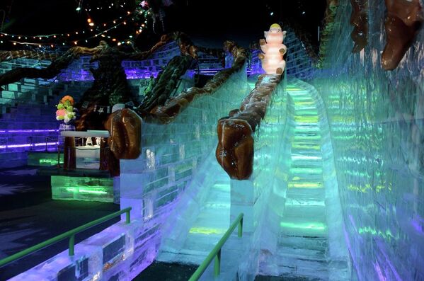 International Sculptors Carve Giant US Ice Exhibit - Sputnik International