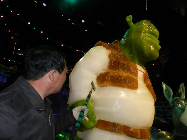 International Sculptors Carve Giant US Ice Exhibit - Sputnik International