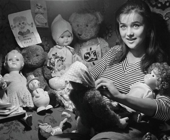 From Cheburashka to Barbie: Toys in Moscow Over the Years  - Sputnik International
