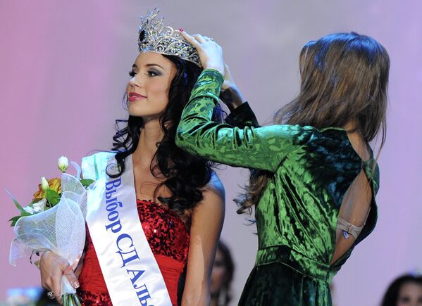 The most beautiful girl in Russia and her rivals - Sputnik International