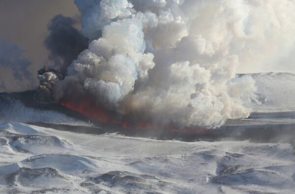 Volcanic Eruption on Kamchatka Peninsula - Sputnik International