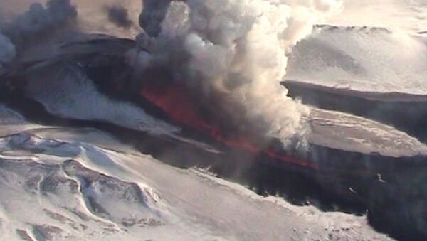 Kamchatka Volcano Erupts After 36-year Sleeping - Sputnik International