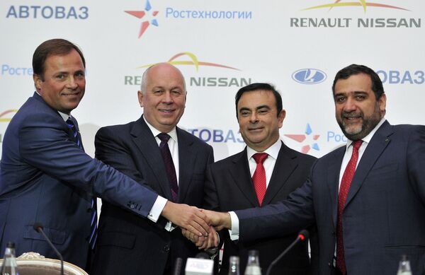 Renault-Nissan, Russian Technologies Sign AvtoVAZ JV Deal  - Sputnik International