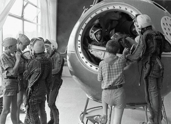 Young Cosmonauts, Engineers and Biologists: The Most Popular Soviet-Era Hobby Groups - Sputnik International