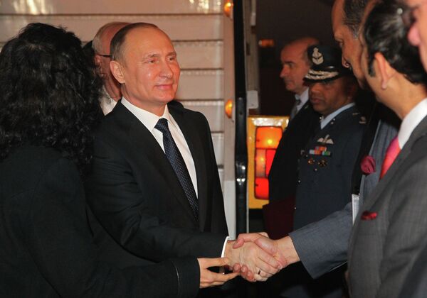 Russian President Vladimir Putin at the New Delhi Airport, on December 24, 2012 - Sputnik International