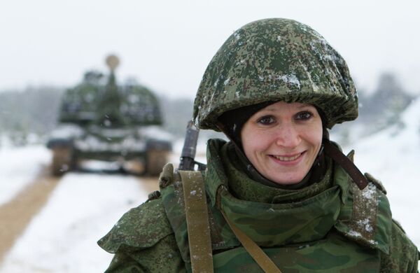 At present, the Russian legislation allows women to serve in the military only under contracts - Sputnik International