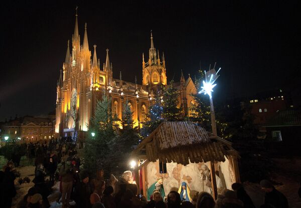 Moscow Catholics at Christmas midnight mass - Sputnik International
