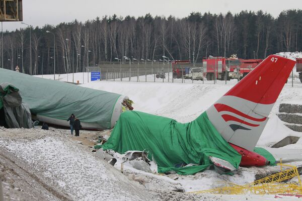 Committee: Runway 'Not a Factor' in Fatal Moscow Plane Crash         - Sputnik International