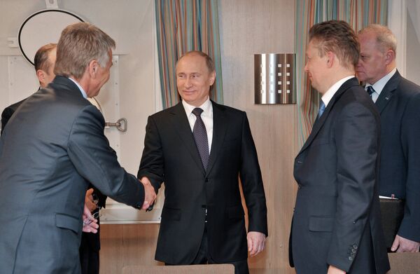 Gazprom, Novatek Sign Arctic LNG Deal         - Sputnik International