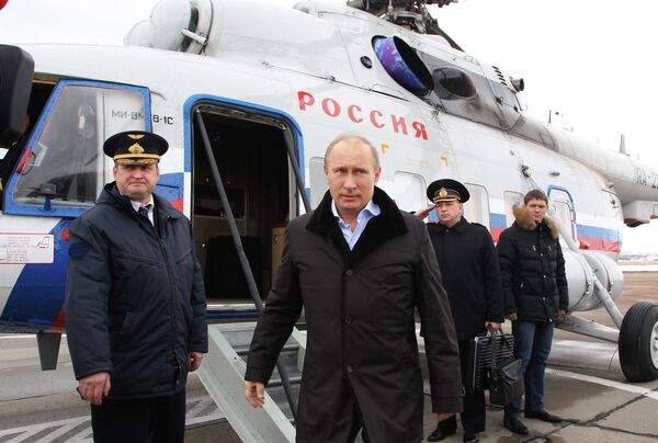 Putin Visits Flood-Ravaged Krymsk         - Sputnik International