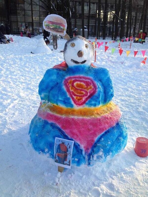 Snow Superman and Darth Vader: Designer Snowmen Battle in Moscow - Sputnik International