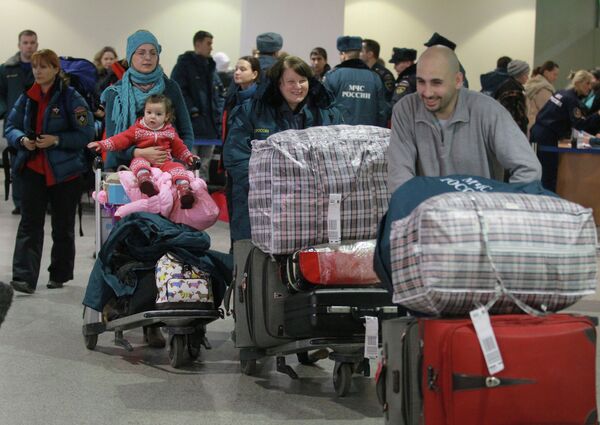 Russia Evacuates 77 Nationals from Syria - Sputnik International