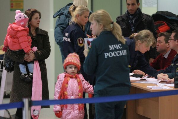 Russia Evacuates More Nationals from Syria - Sputnik International