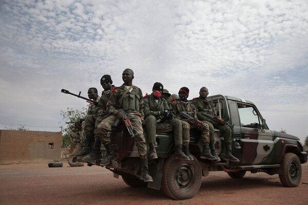 Two jihadist groups appeared in Mali after political crisis 2012. Above: Malian soldiers in the city of Kona freed from islamists. - Sputnik International