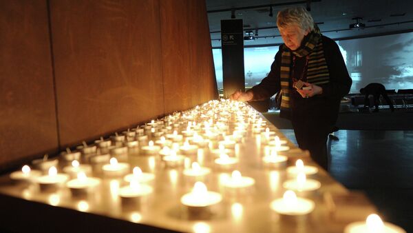 Ceremony of candle lightening in the Holocaust victims memorial. - Sputnik International